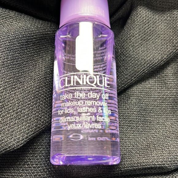 Clinique bundle with cosmetics bag - Picture 5 of 7